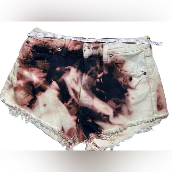 Levi Vintage Bleached Tie-Dye Distressed Jean Shorts Sz 28 (6/7)​​​​ - Picture 5 of 9